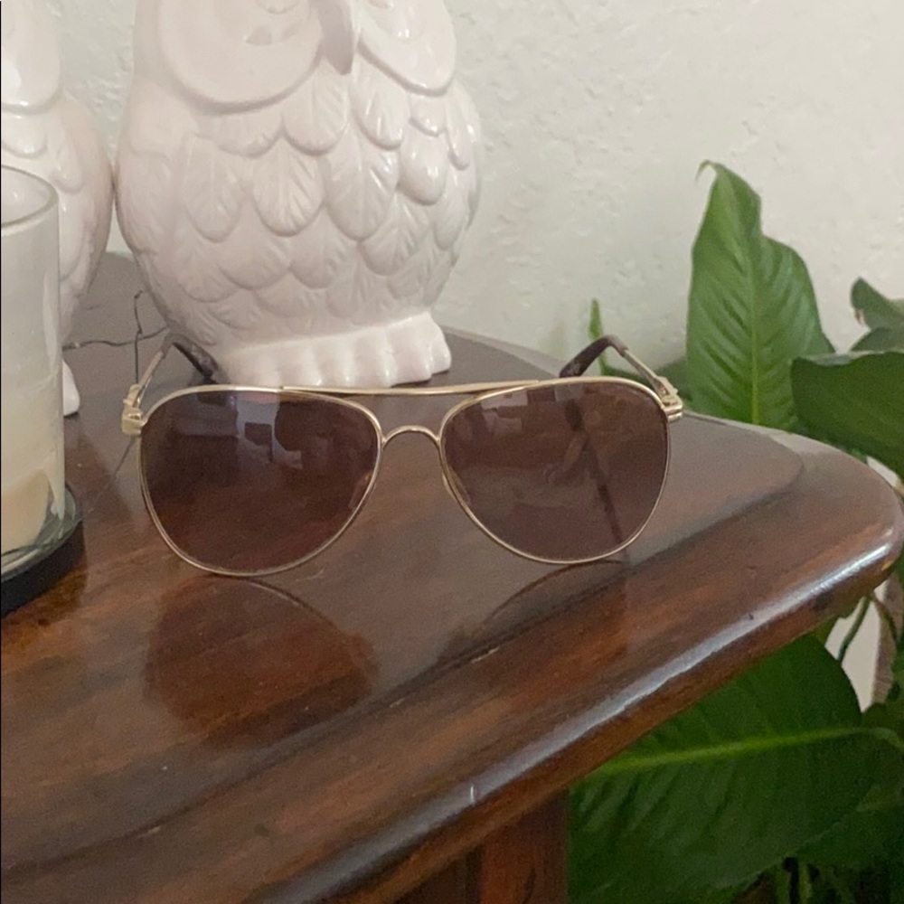 Oakley gold aviators